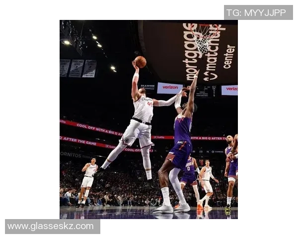 太阳大胜快船 完成双杀4连败横扫！哈登低迷祖巴茨砍21+15