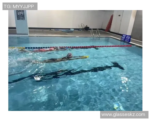 蛙泳基础技巧与进阶训练方法全解析 提升泳技从这里开始