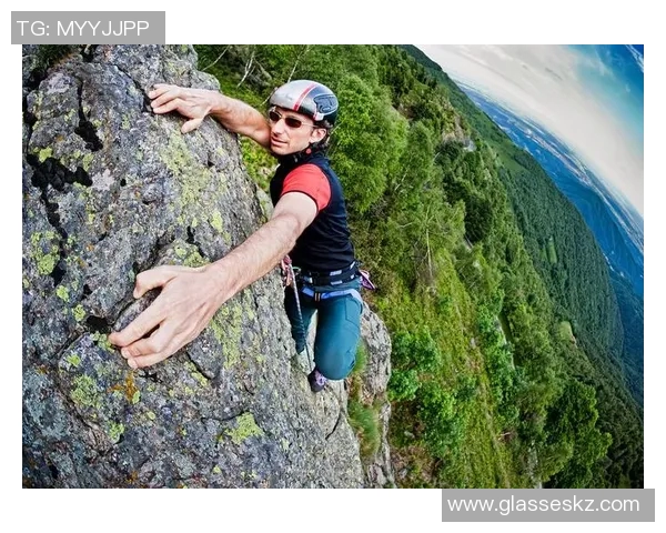 广州极限运动队在攀岩联赛中以60分稳居榜首展现强大实力