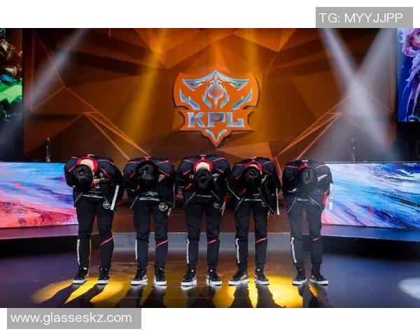 EDG耐力争议引发热议DOTA2赛场背后的竞技精神与团队合作探讨